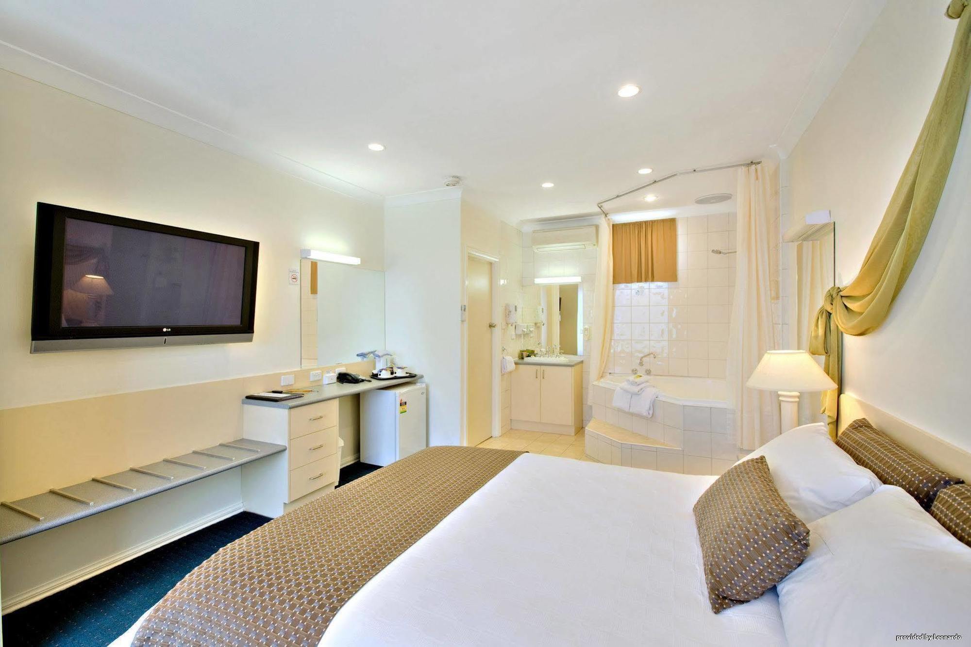 Melbourne'S Princes Park Hotel Экстерьер фото